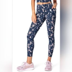 Sweaty Betty Power Workout Leggings 7/8 Length in Blue Patch Print